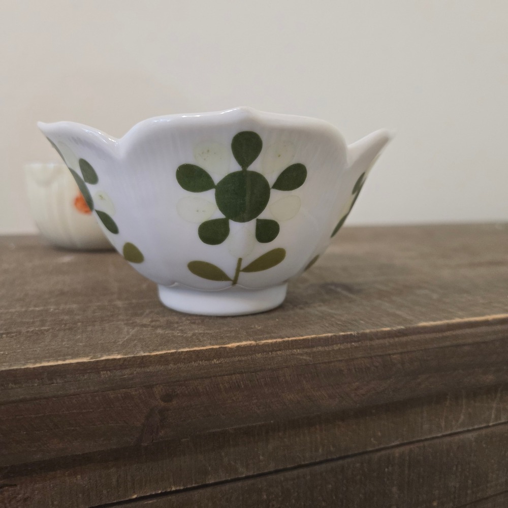 Vintage Scalloped Ceramic Bowl Green Floral Petal Rim White Porcelain Decor